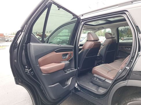 Used 2023 Honda Pilot Elite image 12