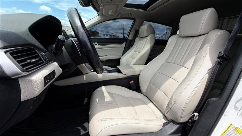 Used 2018 Honda Accord Touring image 23