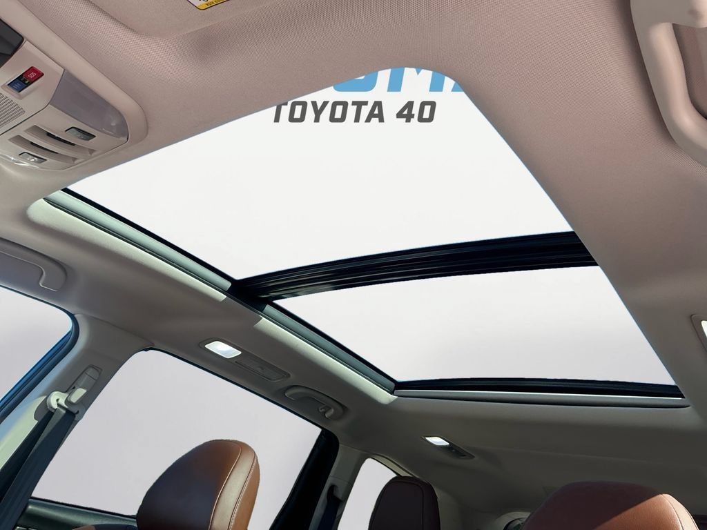 Used 2022 Subaru Ascent Touring AWD/4WD image 19
