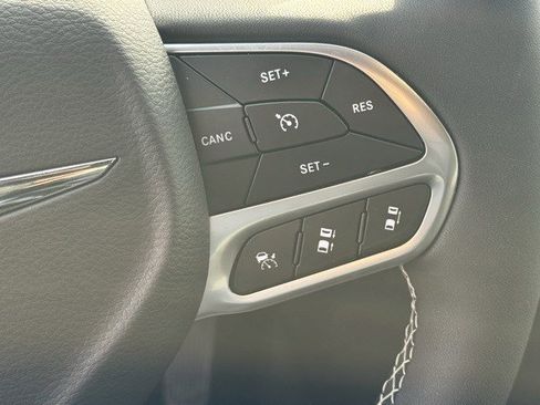 New 2026 Chrysler Pacifica Select image 18