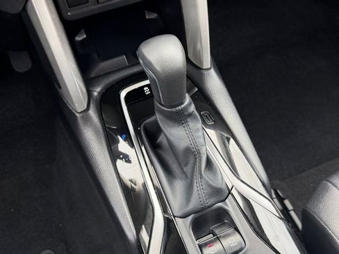 Used 2024 Toyota Corolla Cross XLE w/ Convenience Package image 15