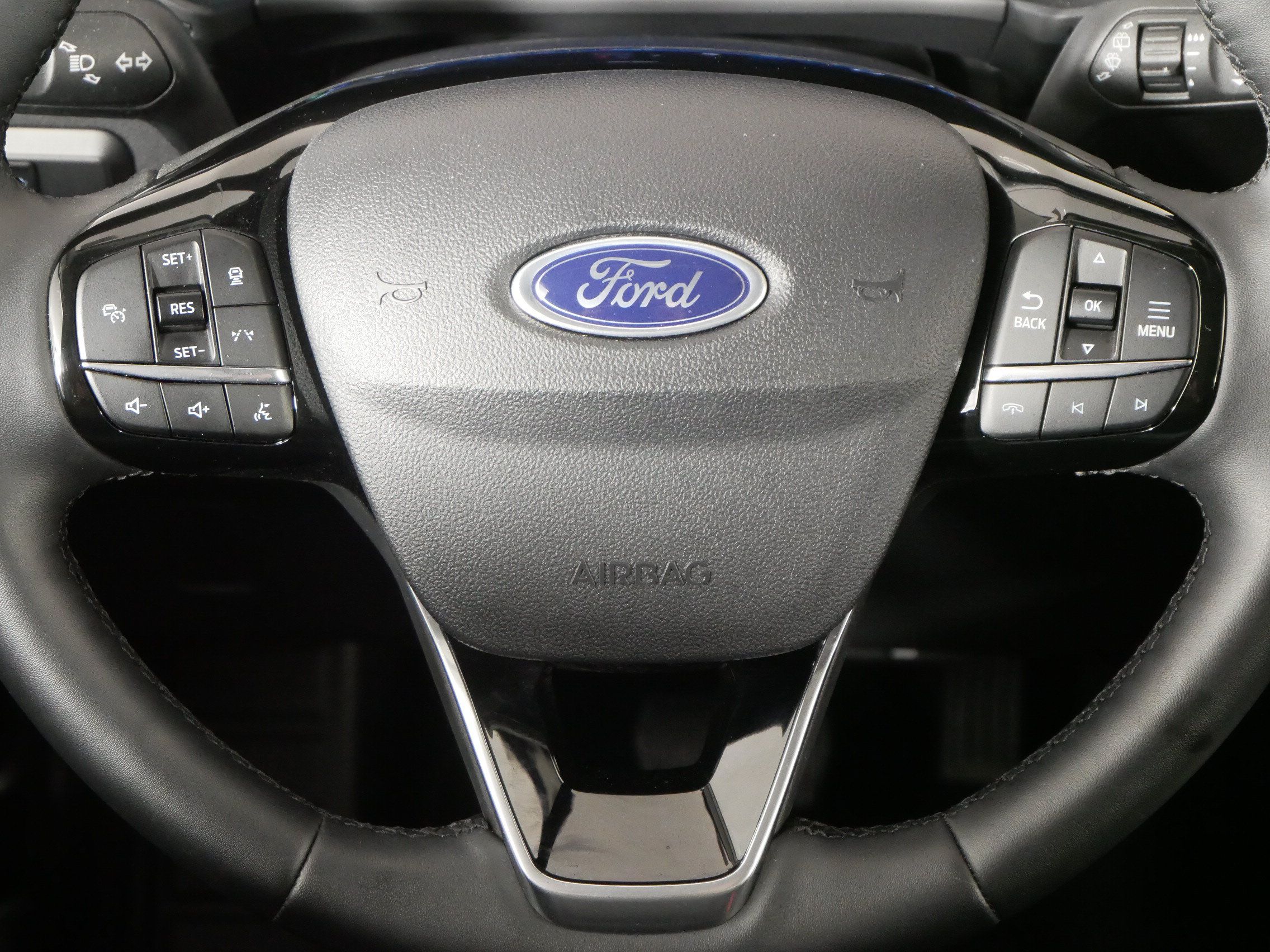 Used 2025 Ford Escape Platinum AWD/4WD image 19