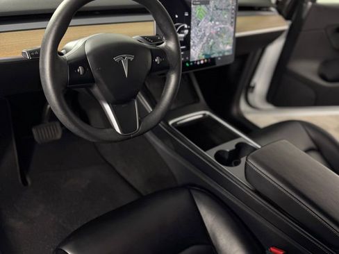 Used 2021 Tesla Model Y Long Range AWD/4WD image 26