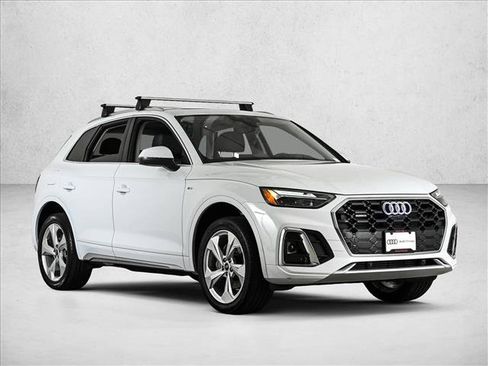 Used 2023 Audi Q5 2.0T Premium Plus w/ Premium Plus Package AWD/4WD image 3