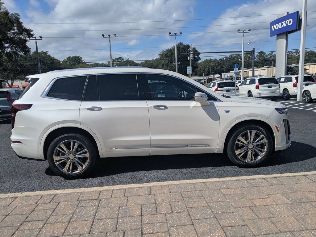 Used 2021 Cadillac XT6 Premium Luxury FWD image 7