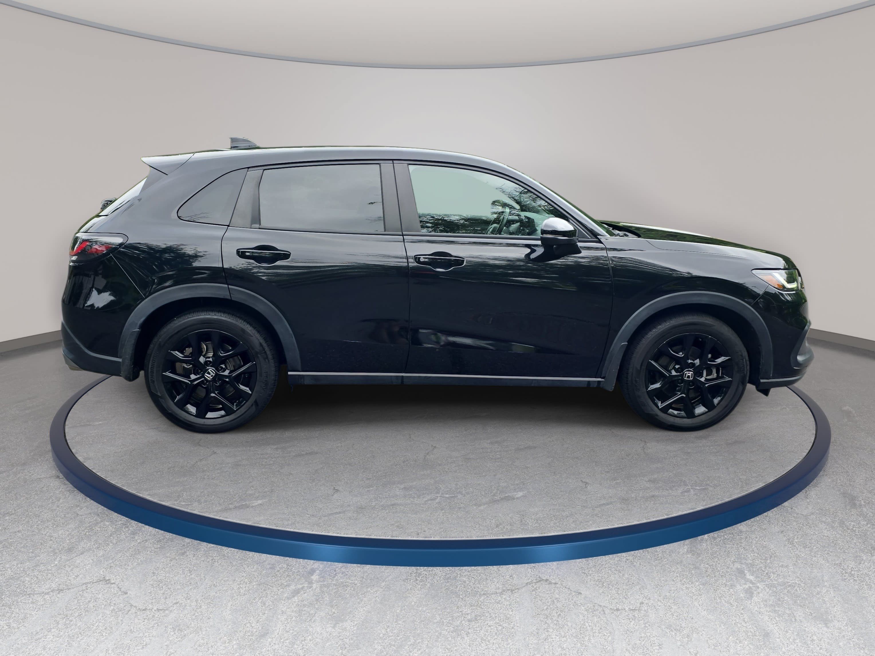 Certified 2025 Honda HR-V Sport image 4