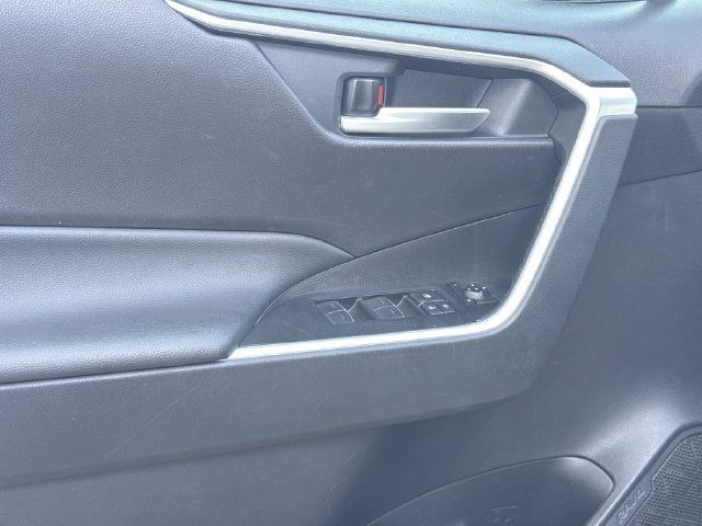 Used 2025 Toyota RAV4 XLE FWD image 24