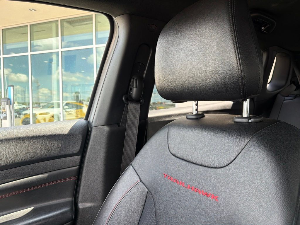 Used 2023 Jeep Compass Trailhawk AWD/4WD image 25