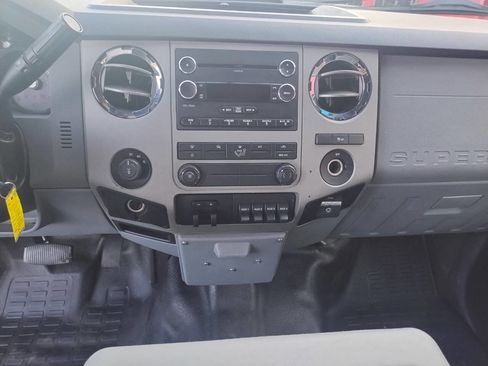 Used 2013 Ford F250 XLT w/ Advanced Security Group image 8