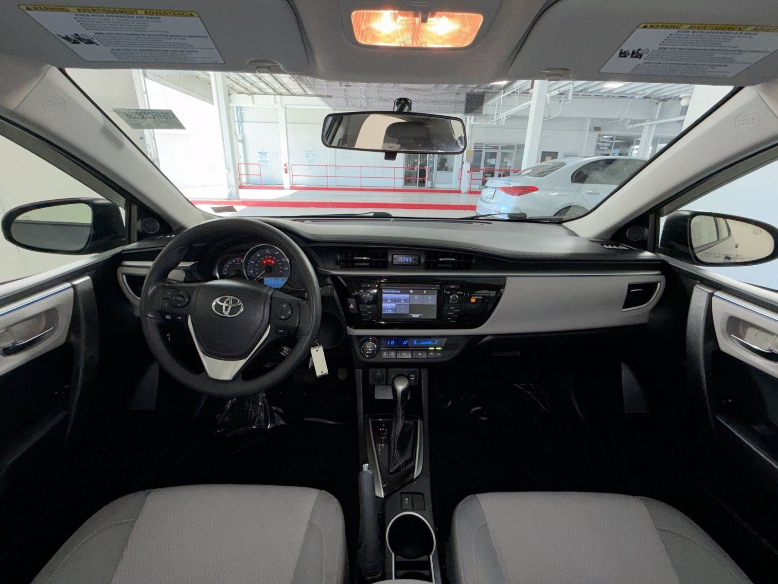 Used 2015 Toyota Corolla LE FWD image 21