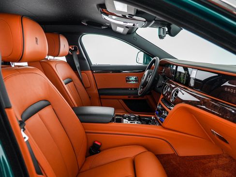 Certified 2025 Rolls-Royce Ghost AWD/4WD image 28