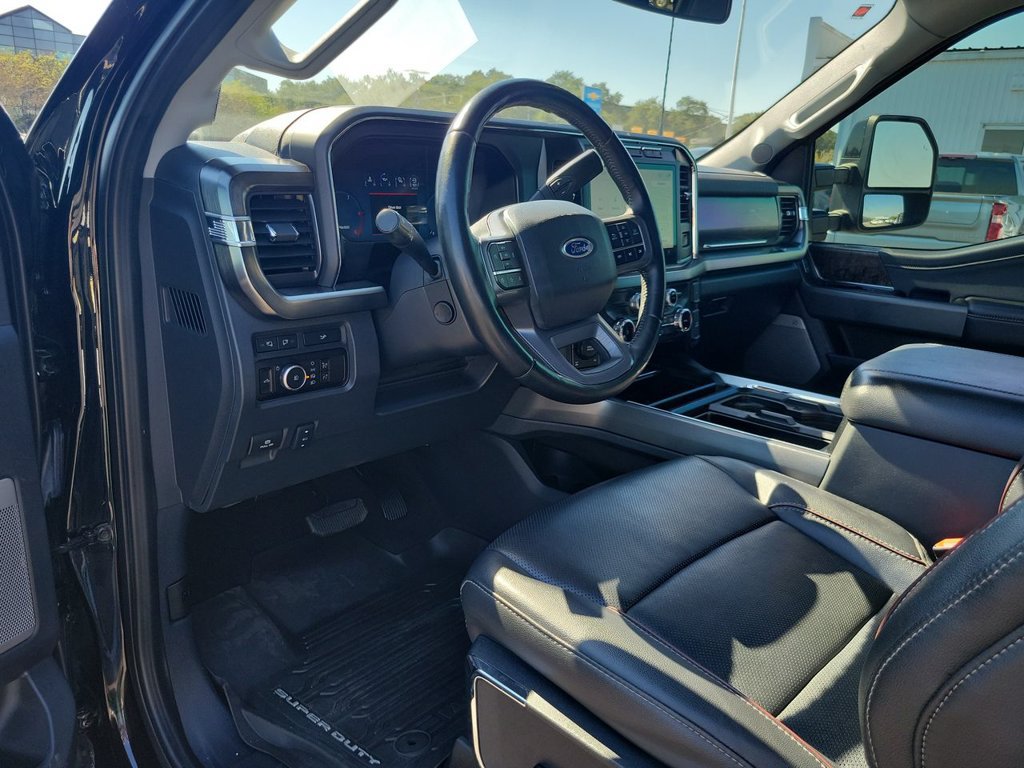 Used 2023 Ford F250 Lariat w/ Black Appearance Package AWD/4WD image 10