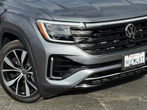 Used 2025 Volkswagen Atlas SEL Premium R-Line image 3