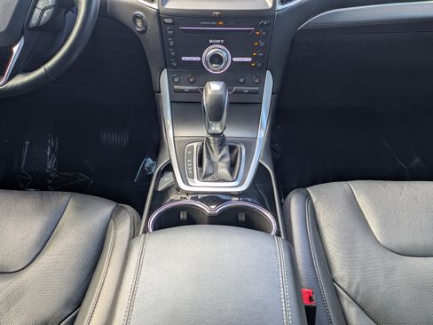 Certified 2018 Ford Edge Titanium w/ Equipment Group 301A FWD image 21