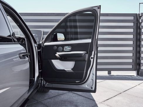 Used 2023 Rolls-Royce Cullinan AWD/4WD image 23