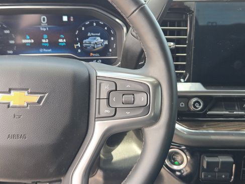 Used 2023 Chevrolet Silverado 1500 LT w/ Z71 Off-Road Package AWD/4WD image 20