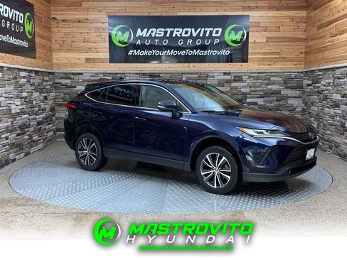 Used 2023 Toyota Venza LE AWD/4WD image 1