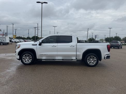 Used 2022 GMC Sierra 1500 Denali RWD image 2