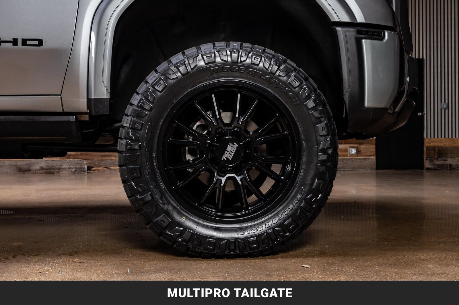 Used 2025 GMC Sierra 3500 AT4 w/ AT4 Premium Plus Package AWD/4WD image 12