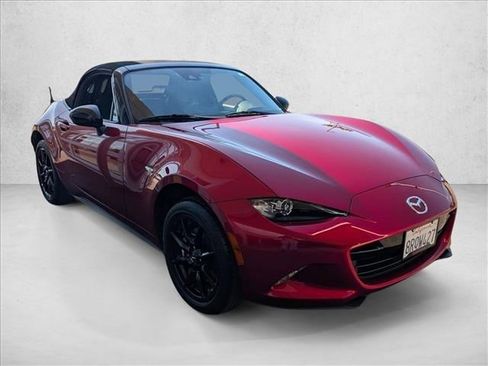Used 2020 MAZDA MX-5 Miata Sport image 1