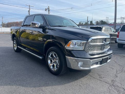 Used 2017 RAM 1500 Laramie w/ Convenience Group image 4