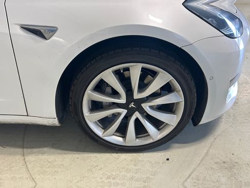 Used 2018 Tesla Model 3 AWD/4WD image 9