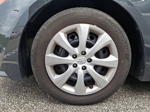 Used 2025 Toyota Corolla LE FWD image 4
