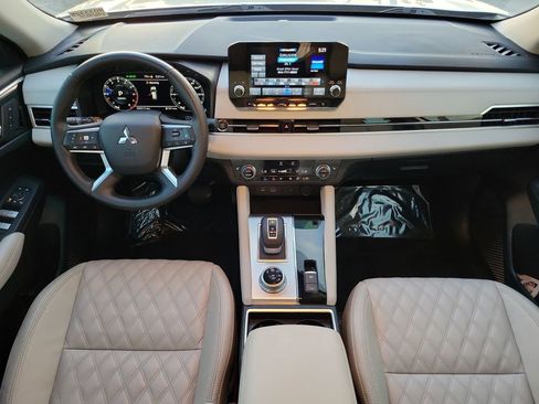 Used 2023 Mitsubishi Outlander SEL image 12