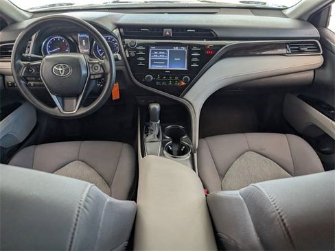 Used 2020 Toyota Camry LE image 9