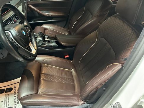 Used 2019 BMW 530i xDrive w/ Convenience Package AWD/4WD image 17
