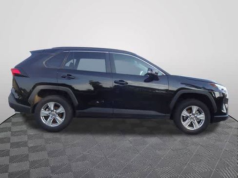 Used 2025 Toyota RAV4 XLE AWD/4WD image 4