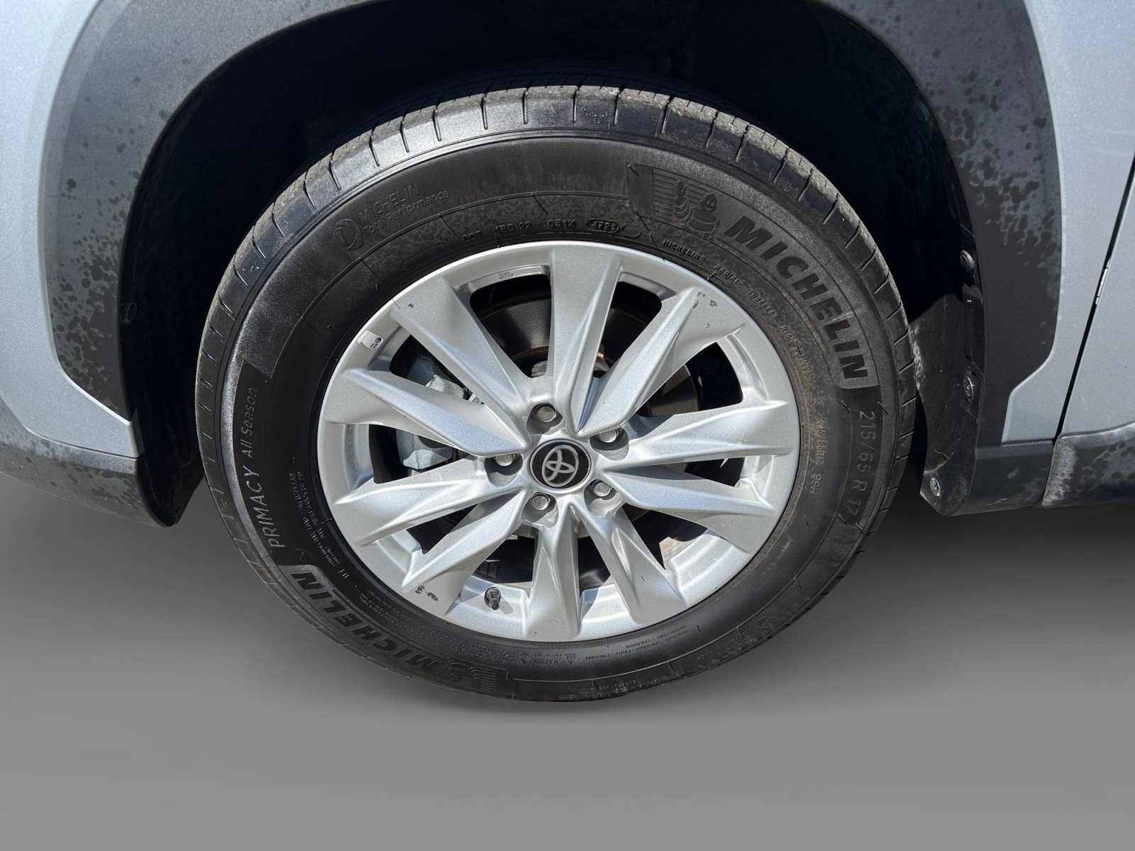Used 2024 Toyota Corolla Cross LE FWD image 9