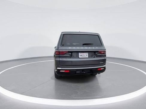 Certified 2024 Jeep Wagoneer L Series III w/ Flexible Seating Group AWD/4WD image 7