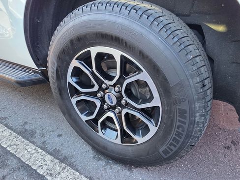 Used 2022 Ford Expedition XLT image 6