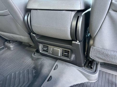 Used 2023 Chevrolet Silverado 1500 LT AWD/4WD image 34