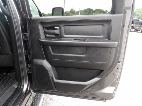 Used 2023 RAM 5500 Tradesman w/ Chrome Appearance Group AWD/4WD image 33