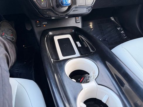 Used 2017 Toyota Prius Four image 21