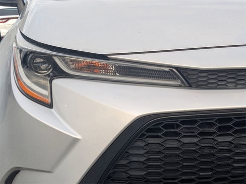 Used 2021 Toyota Corolla LE image 8