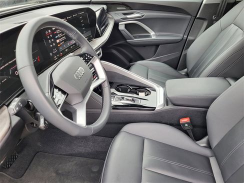 Certified 2025 Audi Q5 Premium Plus w/ Premium Plus image 10