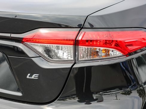 Certified 2022 Toyota Corolla LE FWD image 23