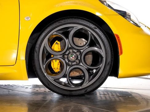 Used 2016 Alfa Romeo 4C Spider w/ Spider Track Package 4 RWD image 15