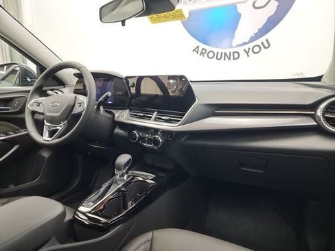 Used 2026 Chevrolet Trax ACTIV w/ Sunroof Package image 24