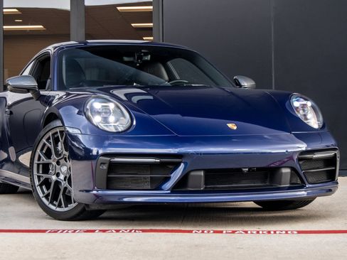 Certified 2024 Porsche 911 Carrera T RWD image 9
