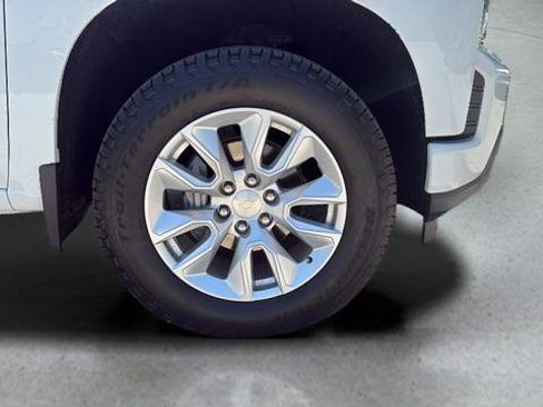 Used 2022 Chevrolet Silverado 1500 Custom w/ Safety Confidence Package AWD/4WD image 32