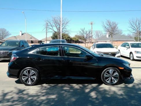 Used 2018 Honda Civic EX image 5
