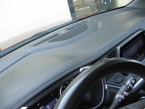 Used 2019 Chevrolet Blazer LT FWD image 22