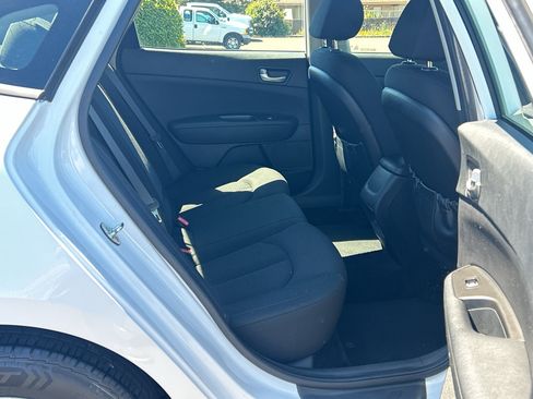 Used 2018 Kia Optima LX FWD image 30