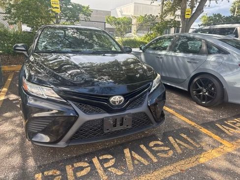 Used 2019 Toyota Camry SE w/ Protection Package (Q2) FWD image 2