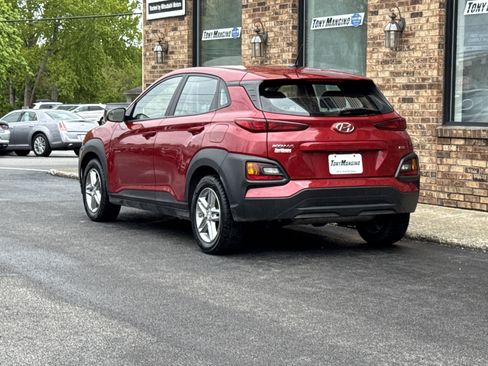 Used 2021 Hyundai Kona SE AWD/4WD image 3