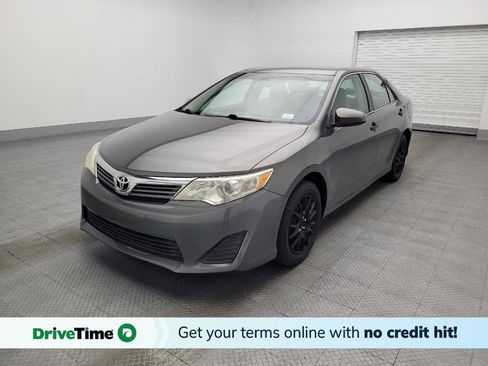 Used 2014 Toyota Camry L image 1